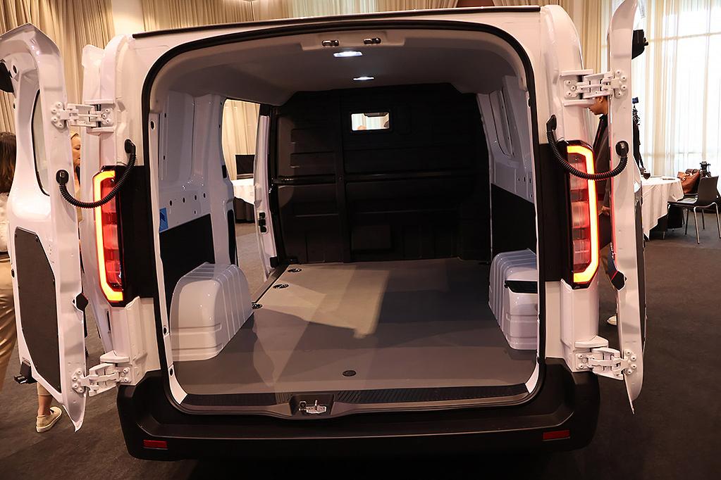 geely-farizon-sv-7-n25y