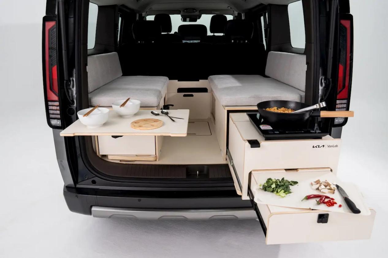Kia-PV5-camping-kit-3