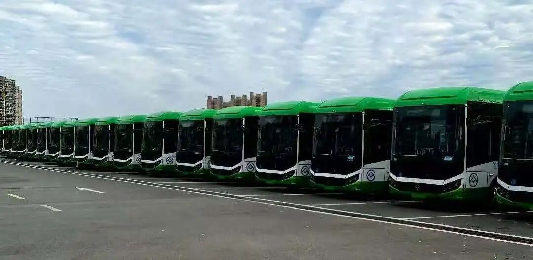 批量交付的新能源客车