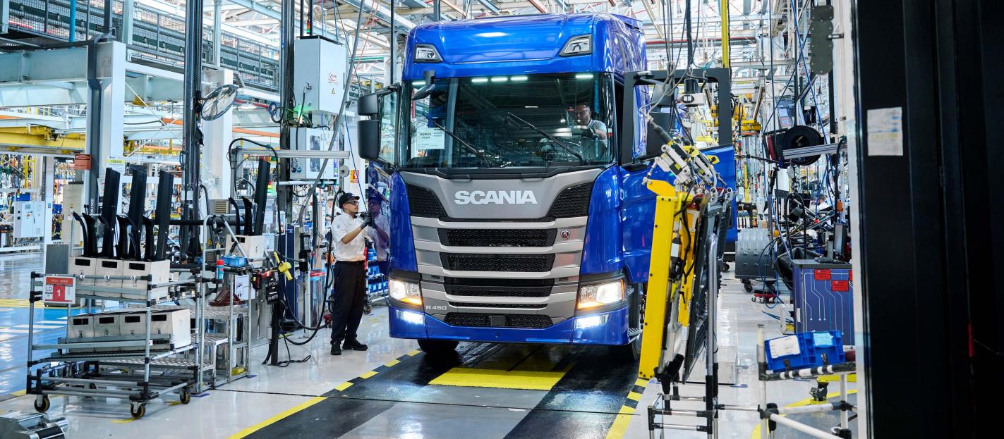 scania-chassis-assembly-line_22243-093