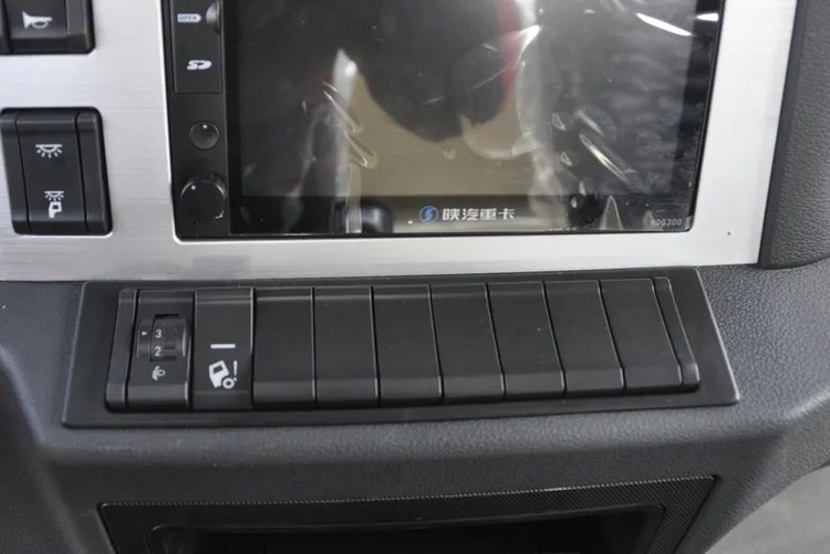 陕汽德龙载货车路有多远心就有多暖